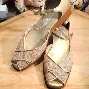 🔆🔅 LOVED UP STRAP SANDALS